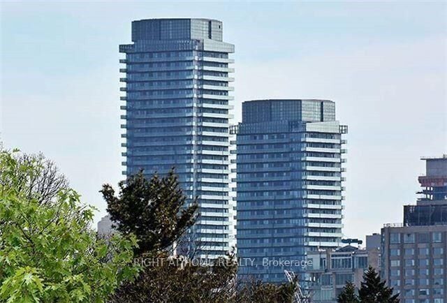 Property Photo:  65 St Mary Street 3004  ON M5S 0A6 