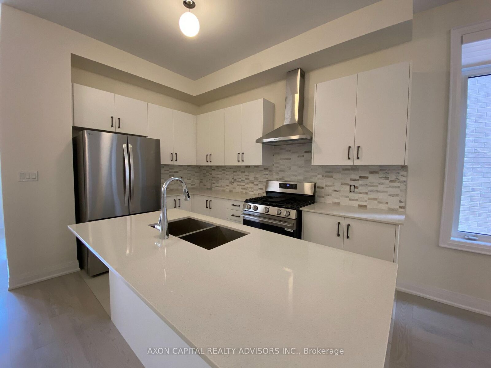 Property Photo:  39 Mindanao Avenue  ON L6C 3E1 