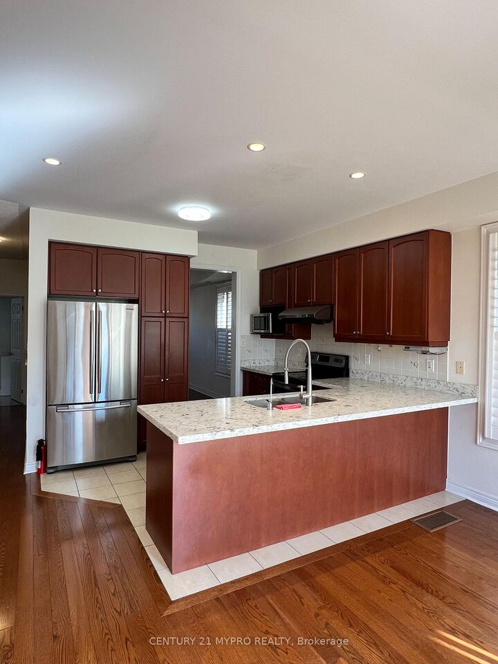 Property Photo:  13 Walter Scott Crescent  ON L6C 0E6 