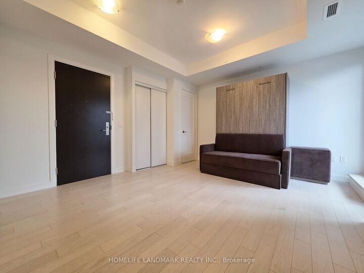 Property Photo:  330 Richmond Street W 605  ON M5V 0M4 