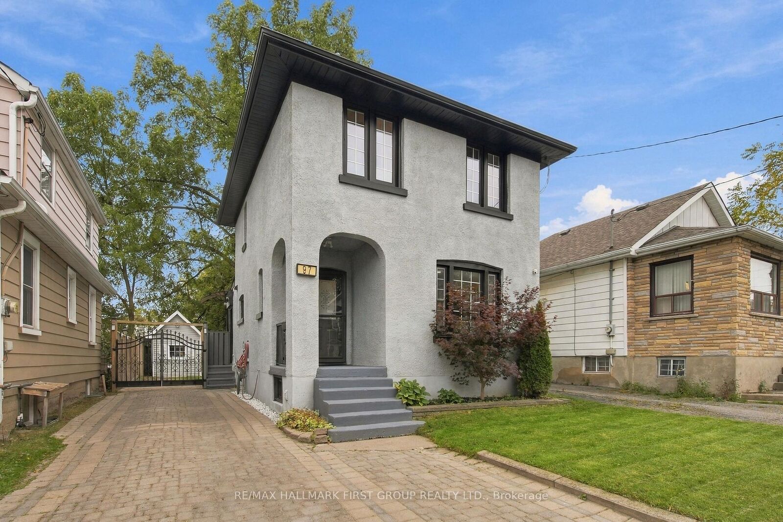 Property Photo:  97 Olive Avenue  ON L1H 2P1 