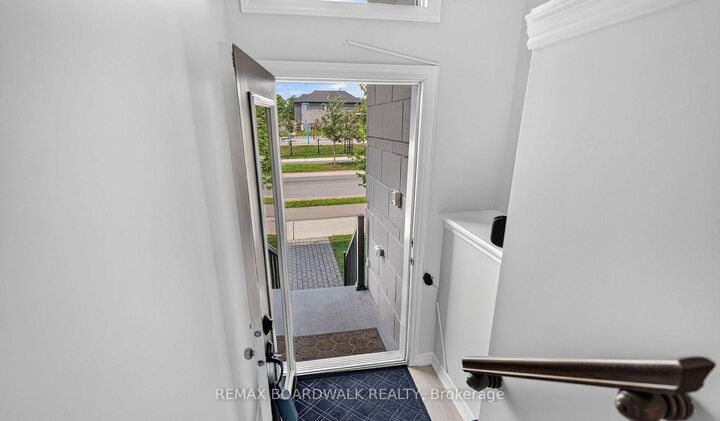 Property Photo:  1440 Hemlock Road  ON K1K 4B9 