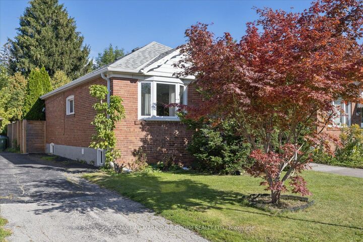 Property Photo:  45 Seventeenth Street  ON M8V 3K2 