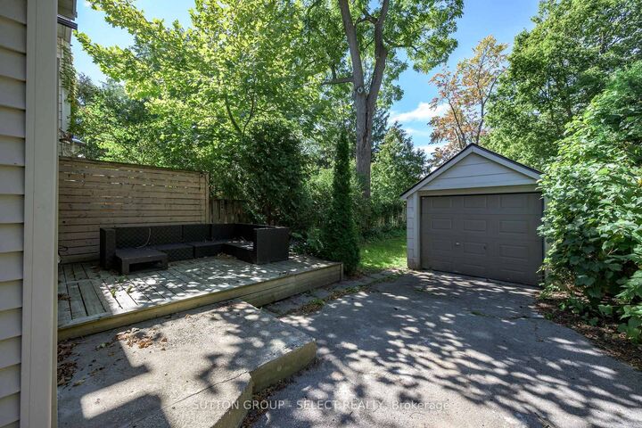 Property Photo:  943 Colborne Street  ON N6A 4A5 