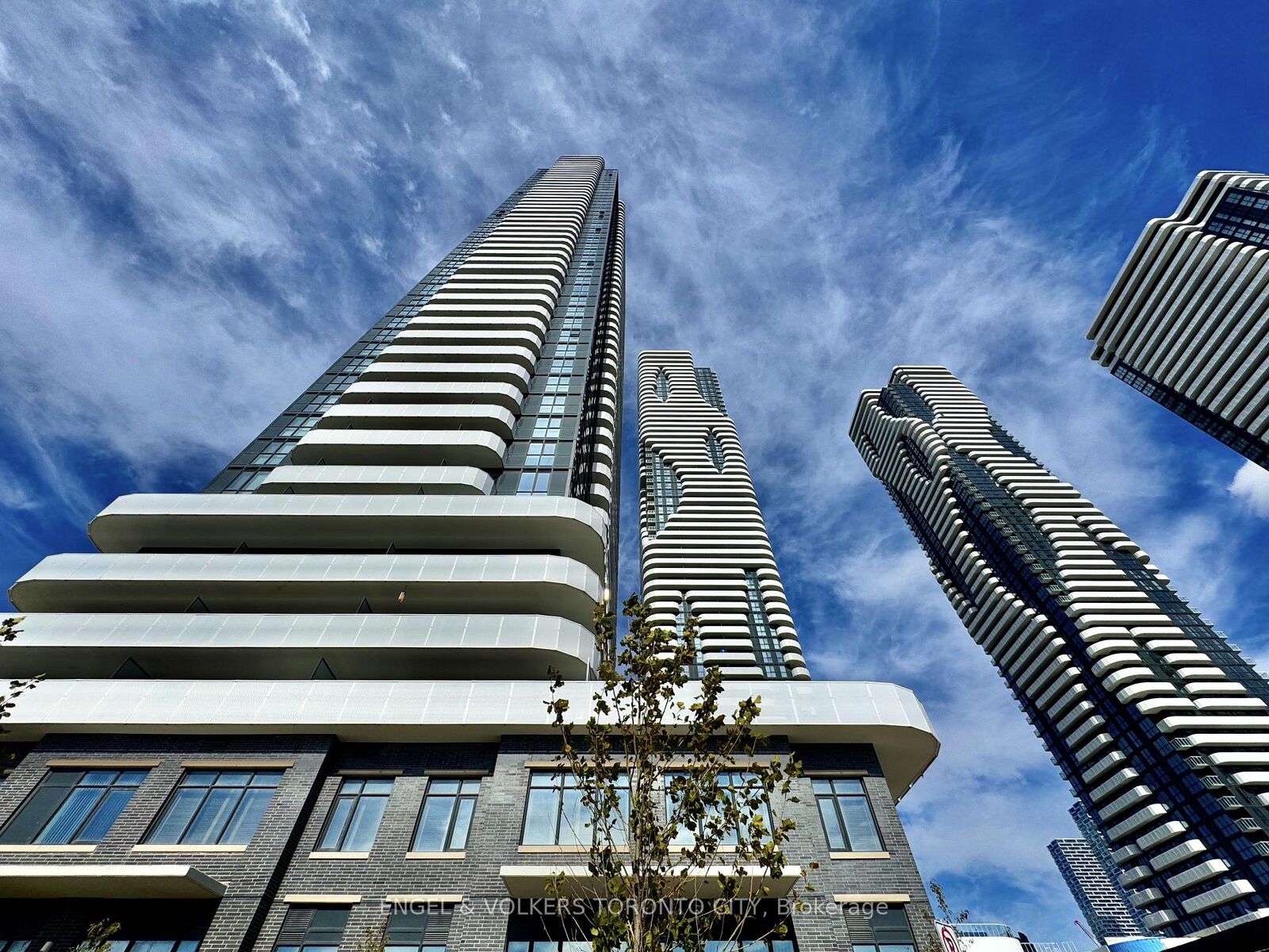 Property Photo:  225 Commerce Street 3203  ON L4K 0R1 