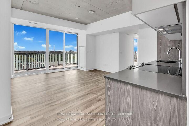 Property Photo:  45 Baseball Place 1310  ON M4M 0H1 