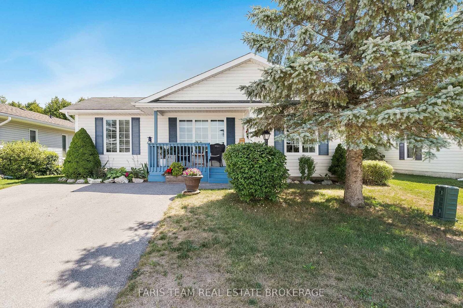 Property Photo:  61 Pennsylvania Avenue  ON L9Z 3A8 