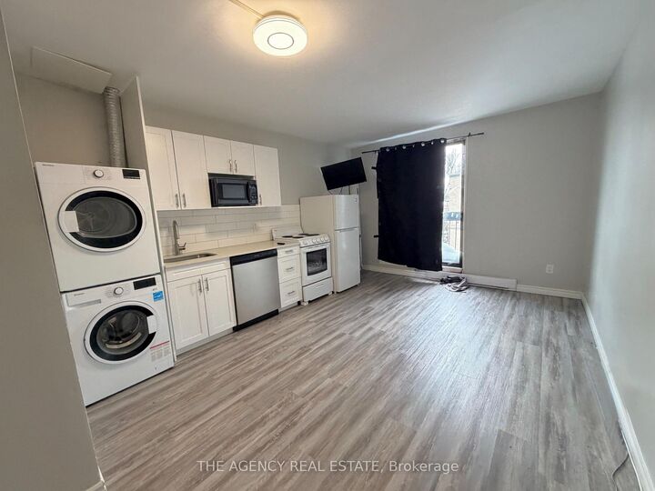 Property Photo:  91 Thames Street S 305  ON N5C 2T2 