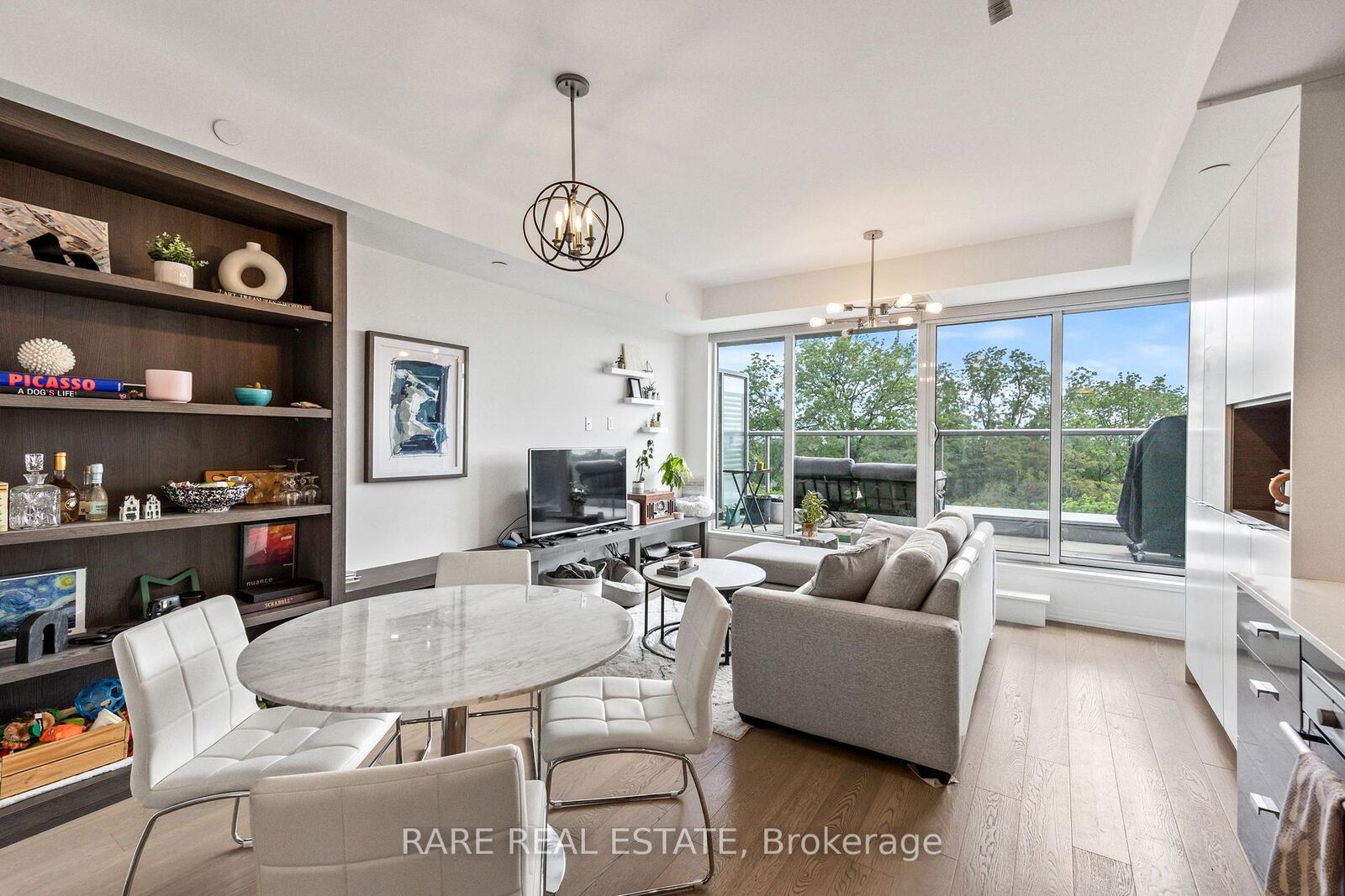 Property Photo:  835 St Clair Avenue W 514  ON M6C 0A8 