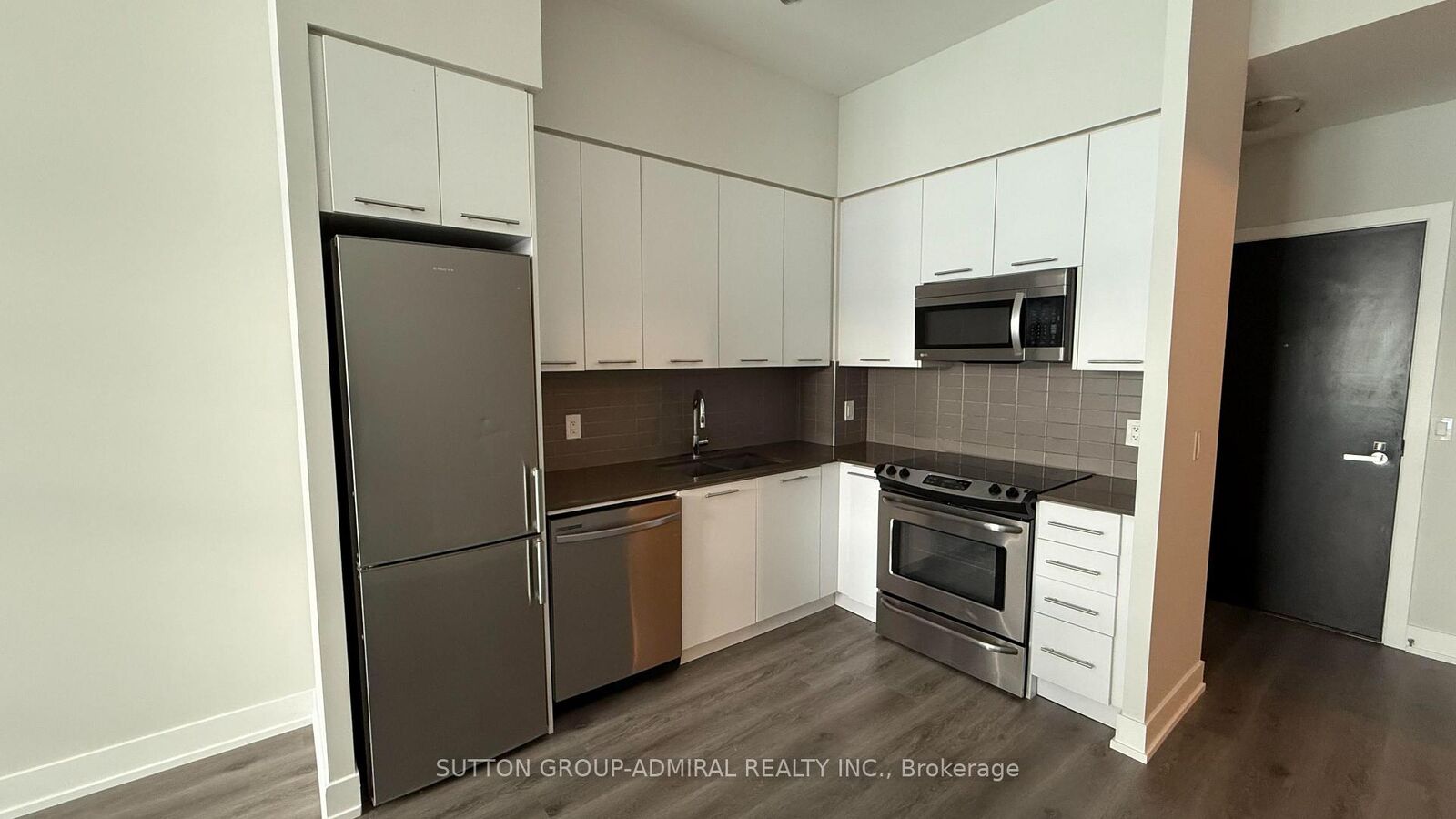 Property Photo:  9471 Yonge Street 744  ON L4C 0Z5 