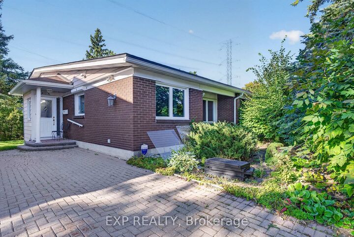 Property Photo:  109 Woodfield Drive N  ON K2G 0A1 