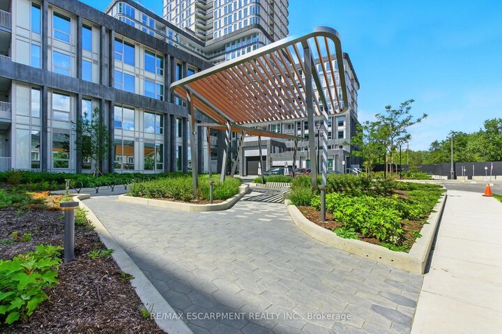 Property Photo:  3240 William Coltson Avenue 820  ON L6H 8C8 