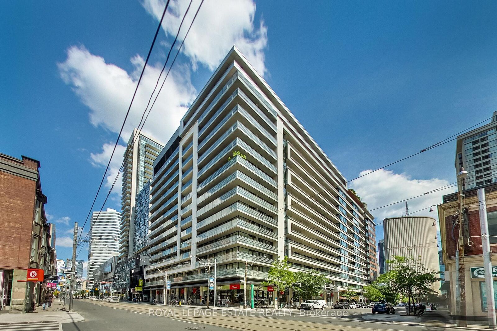Property Photo:  111 Elizabeth Street 938  ON M5G 1P7 