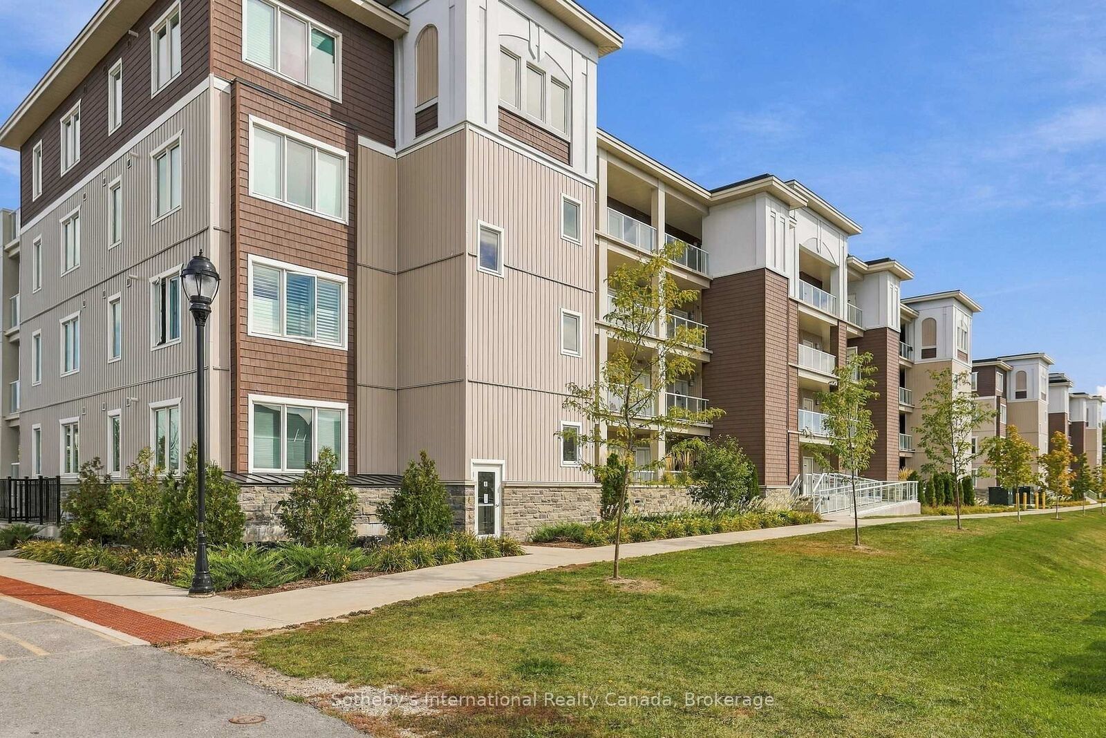 Property Photo:  17 Spooner Crescent 206  ON L9Y 1T3 