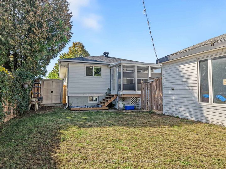 Property Photo:  72 Van Horne Crescent  ON P1A 1G3 