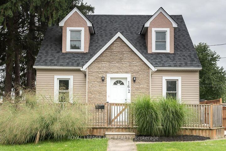 Property Photo:  162 Aqueduct Street  ON L3C 1C4 