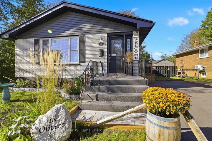 Property Photo:  30 Dominion Drive  ON K9V 1H7 