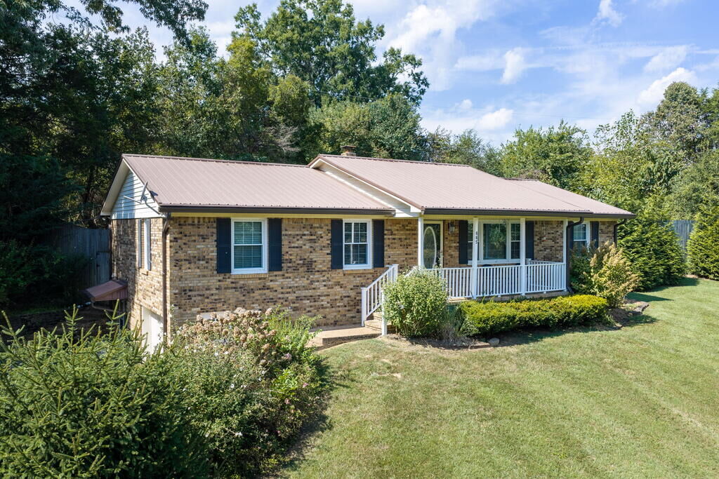 Property Photo:  665 Julia Drive  TN 38506 