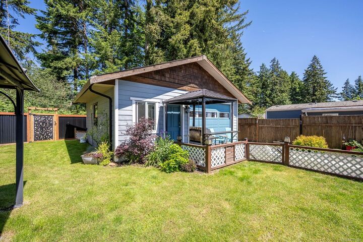 Property Photo:  2102 Stadacona Dr  BC V9M 3P7 
