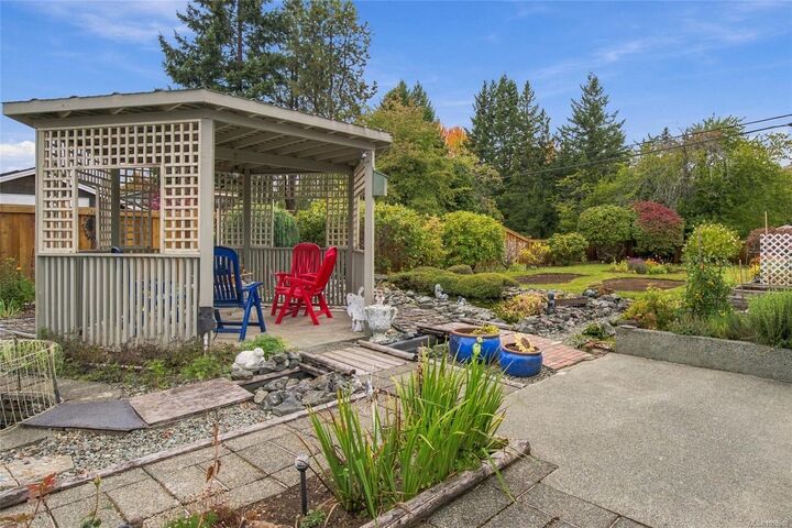 Property Photo:  5449 Falls St  BC V9Y 7K5 