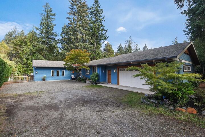 Property Photo:  606 Colby Rd  BC V9M 4H8 