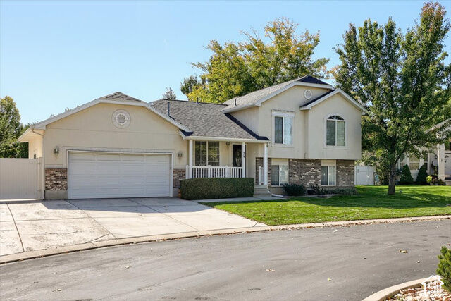 Property Photo:  29 E Redwing Ct N  UT 84045 