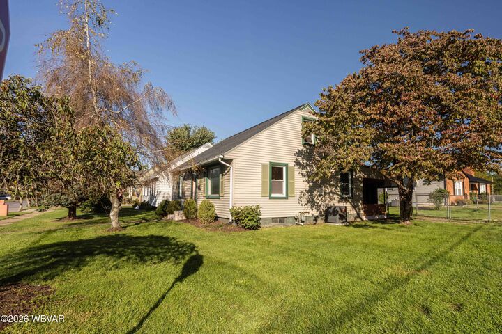 Property Photo:  1033 Sheridan Street  PA 17701 