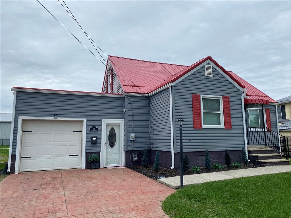 Property Photo:  109 Roberts Street  PA 15012 