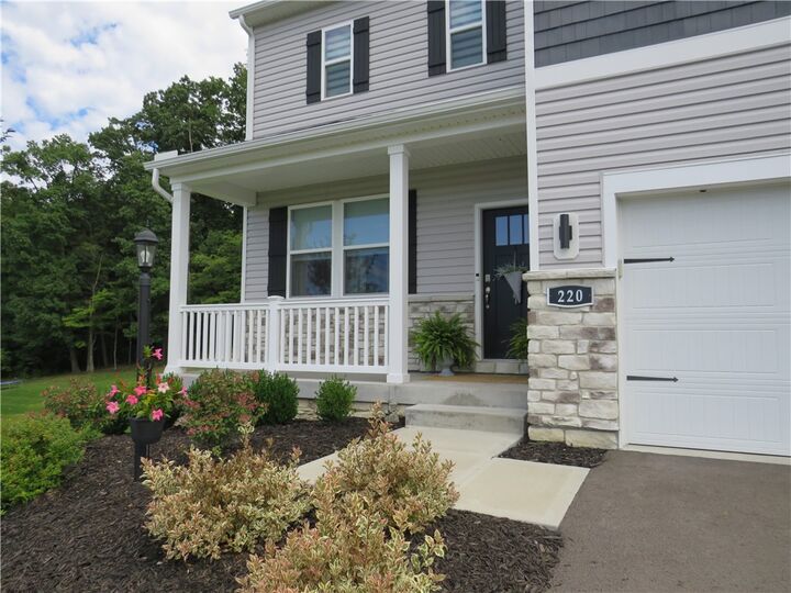 Property Photo:  220 Crabapple Lane  PA 15010 