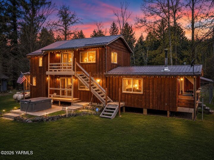 Property Photo:  51 Deer Meadow Ln  WA 98937 