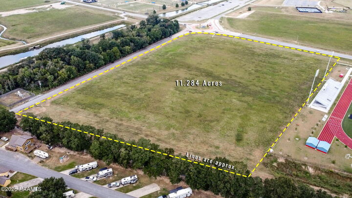 Property Photo: 2400 Chemin Metairie Road 1 LA 70592