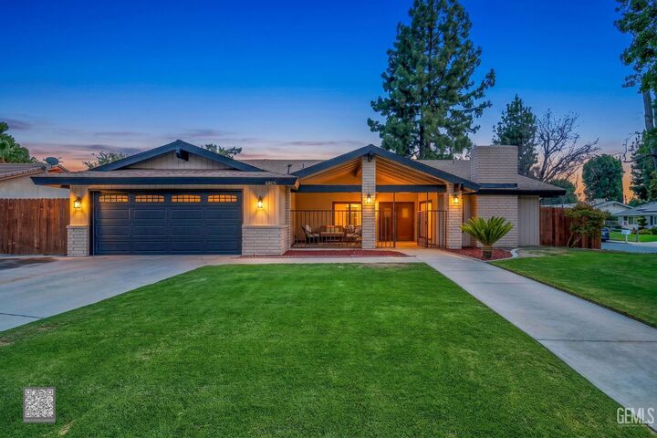 Property Photo:  6805 Saddleback Drive  CA 93309 