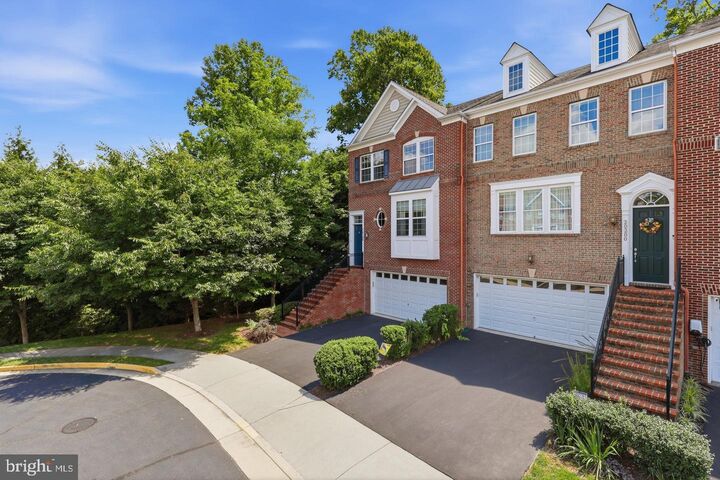 Property Photo: 20200 Center Brook Square VA 20165