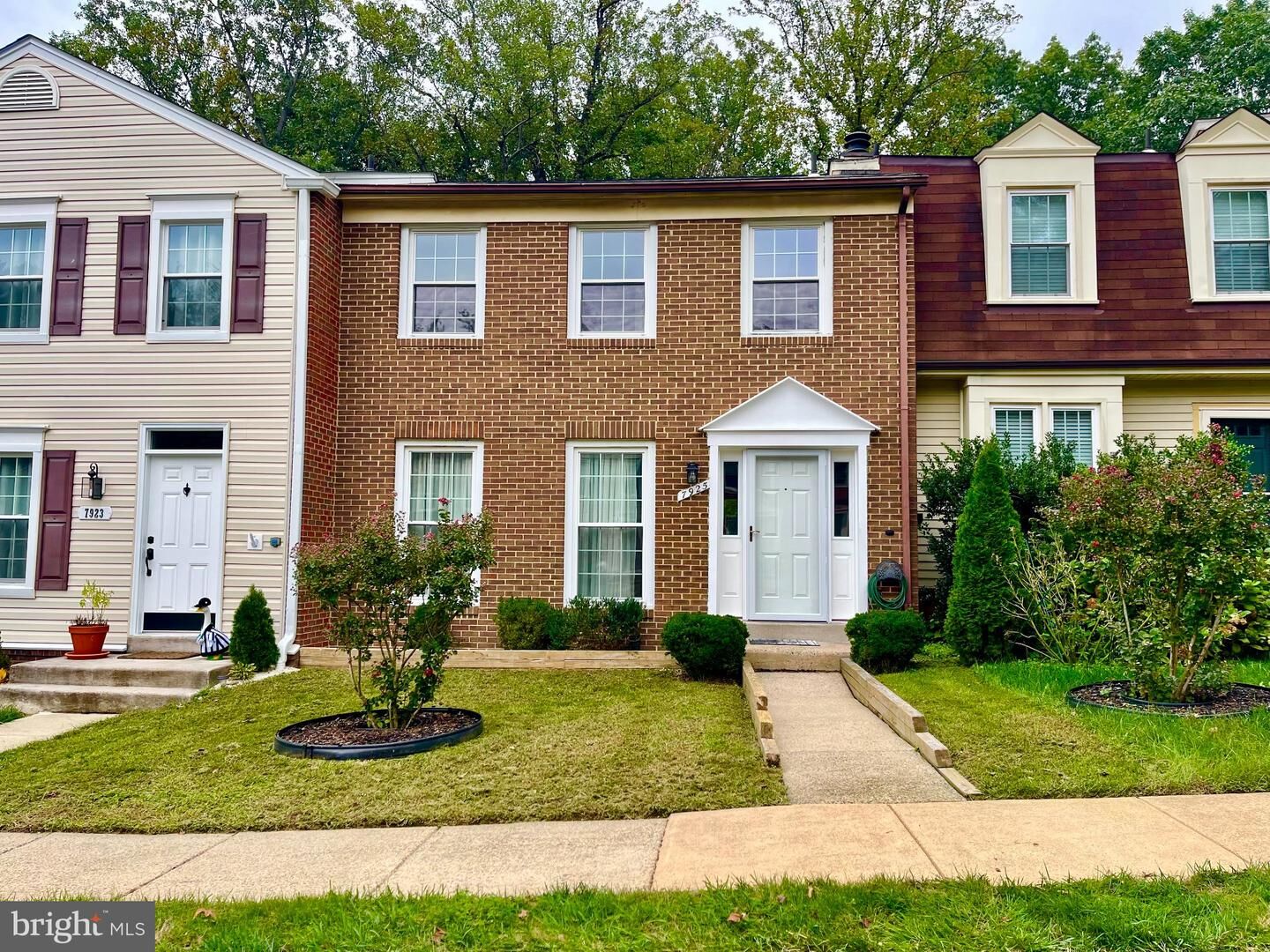 Property Photo: 7925 Forest Path Way VA 22153