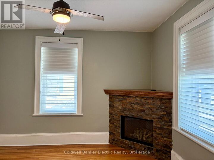 Property Photo:  21 Sussex Street North  ON K9V 4H3 