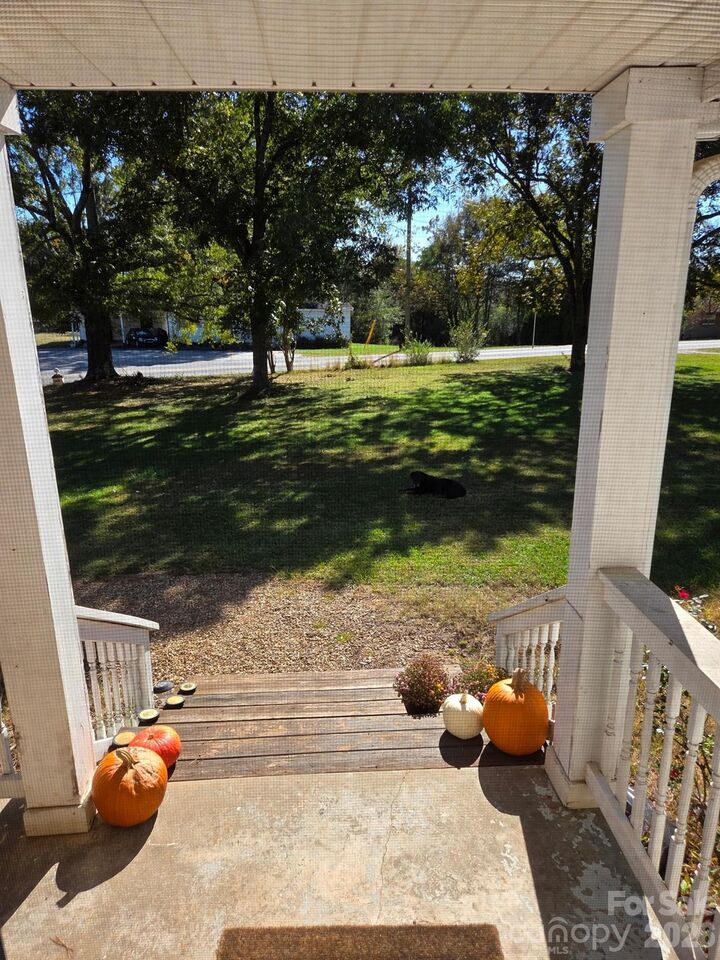 Property Photo: 923 Green Creek Drive NC 28722