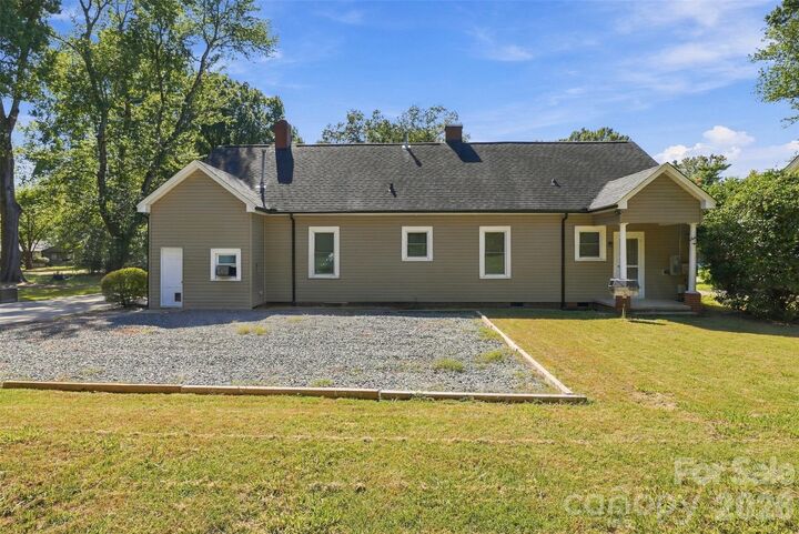 Property Photo:  924 Maple Avenue  NC 28144 