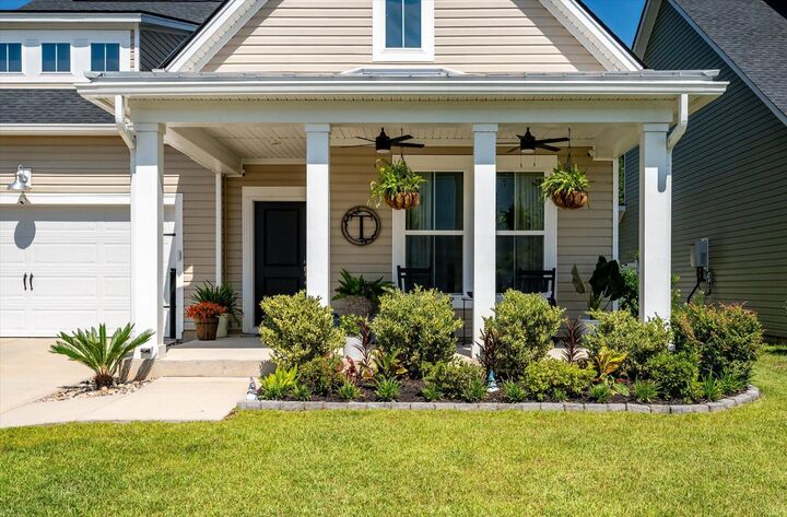 Property Photo:  218 Red Bluff Street  SC 29483 