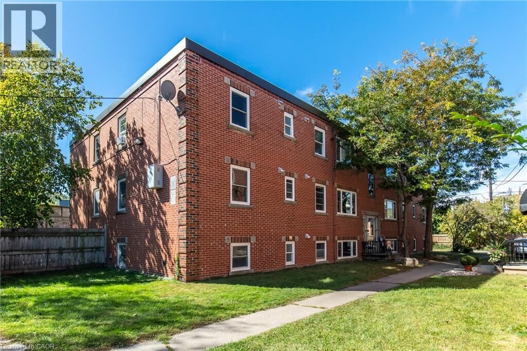 Property Photo: 3 Applewood Avenue 3 ON L8G 3S4