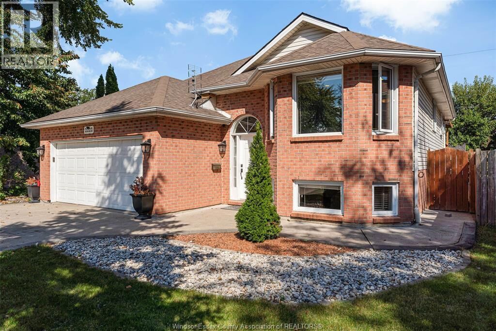 Property Photo:  2222 Longfellow Avenue  ON N9B 3J8 