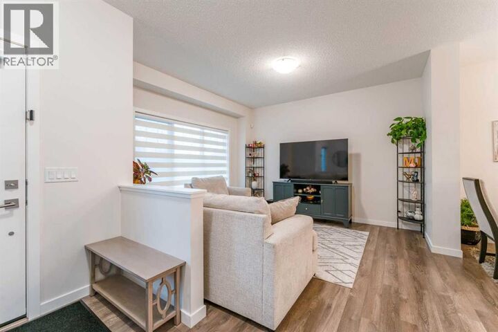 Property Photo:  589 Masters Road Southeast  AB T3M 2W3 