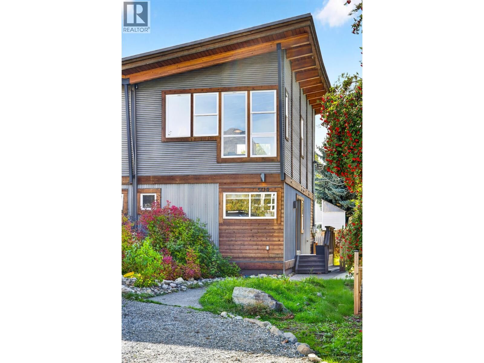 Property Photo:  504 A 10th Street South  BC V0A 1H0 