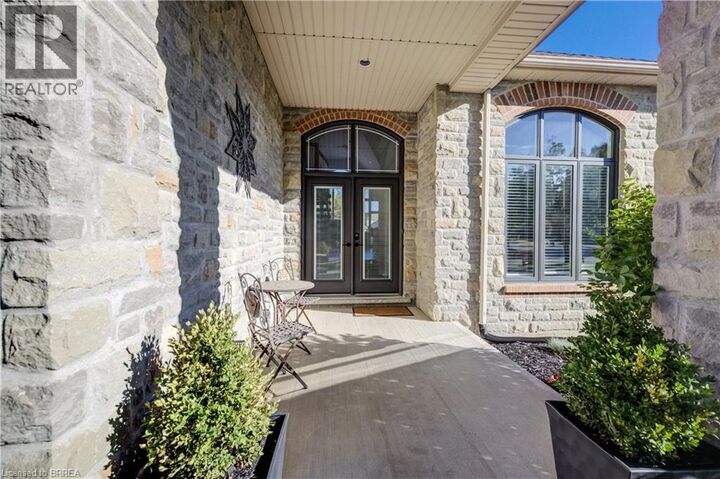 Property Photo:  4 Lawren S Harris Drive  ON N3R 7Z6 