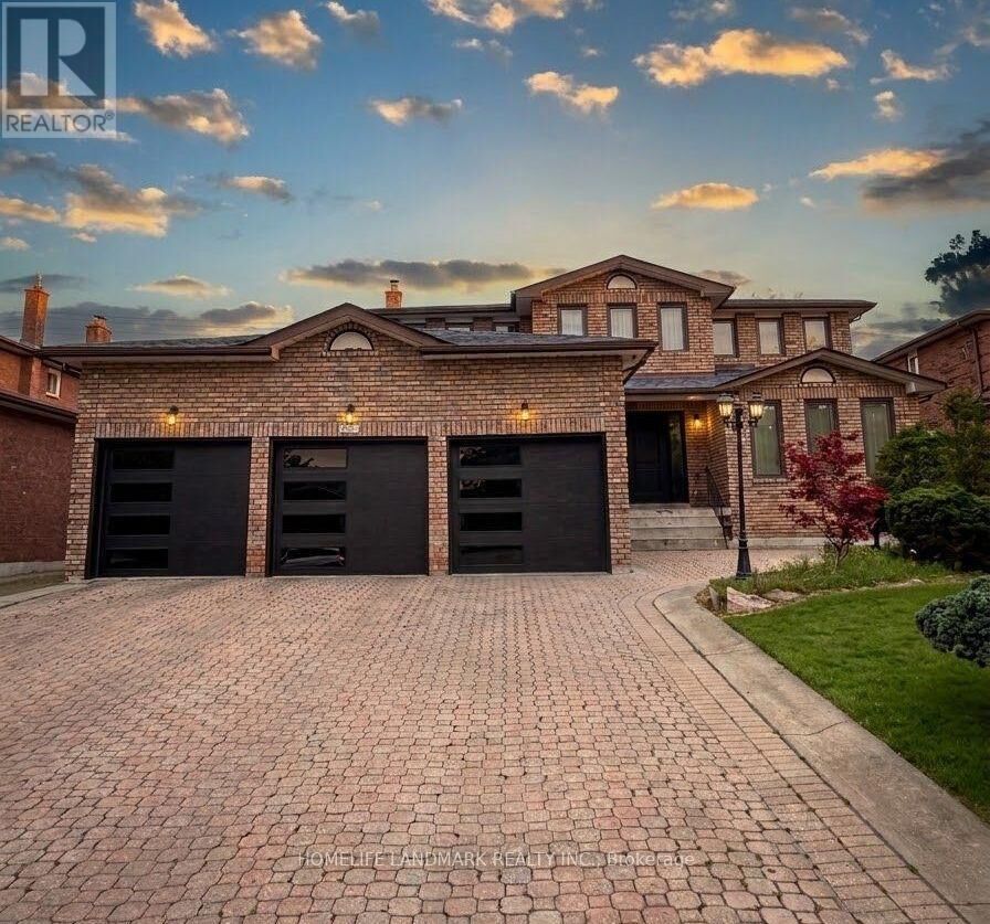 Property Photo: 11 Ravenhill Crescent ON L3S 2V6