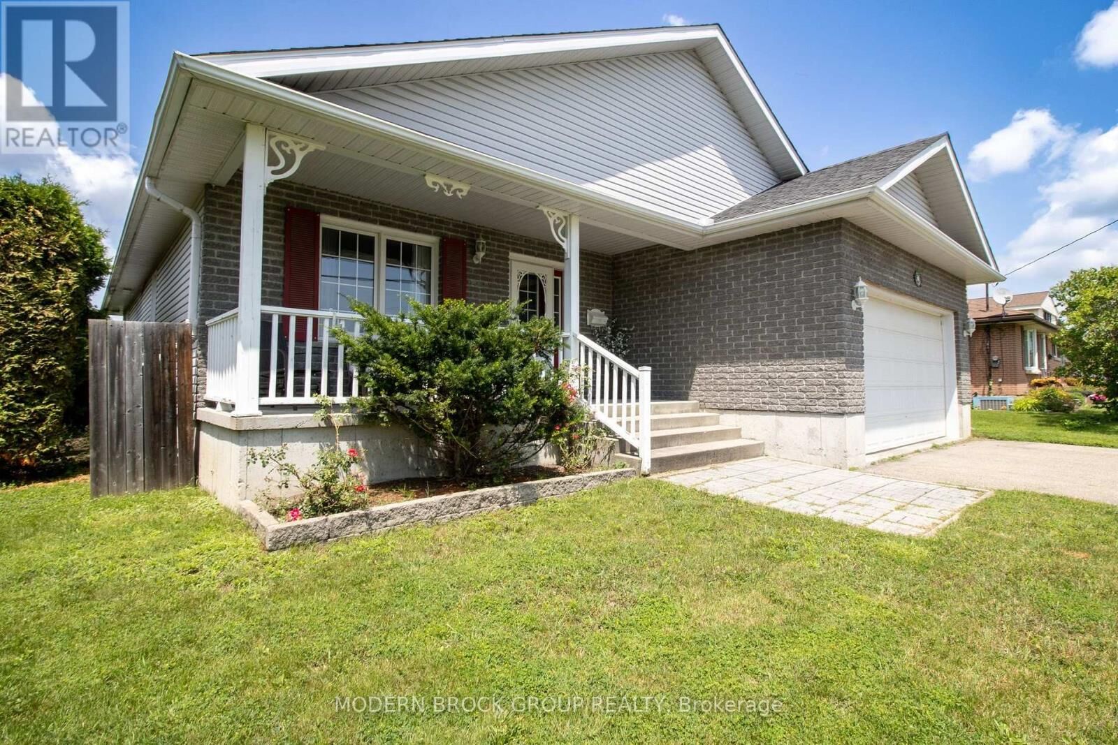 Property Photo:  36 Hillcrest Drive  ON K6V 3J4 