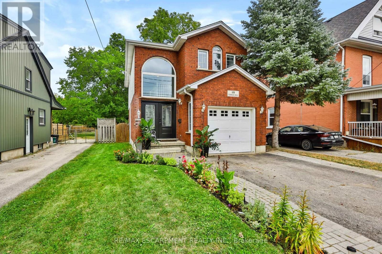 Property Photo:  189 Terrace Hill Street  ON N3R 1G8 