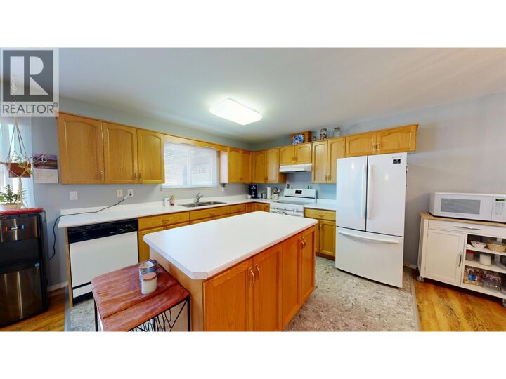 Property Photo:  2 202 8th Street  BC V0K 2E0 