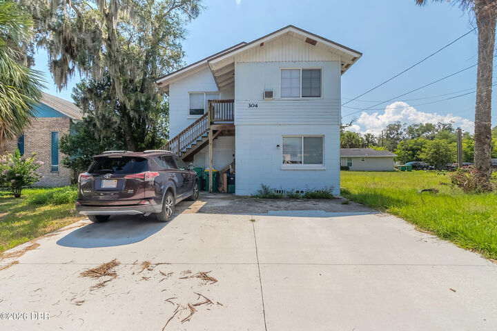 Property Photo:  304 S Adelle Avenue  FL 32720 