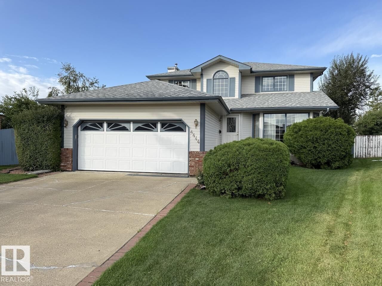 Property Photo:  4444 30 Street NW  AB T6T 1H1 
