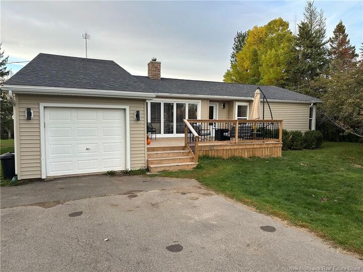 Property Photo:  5 Valleyview Drive  NB E4E 4P5 